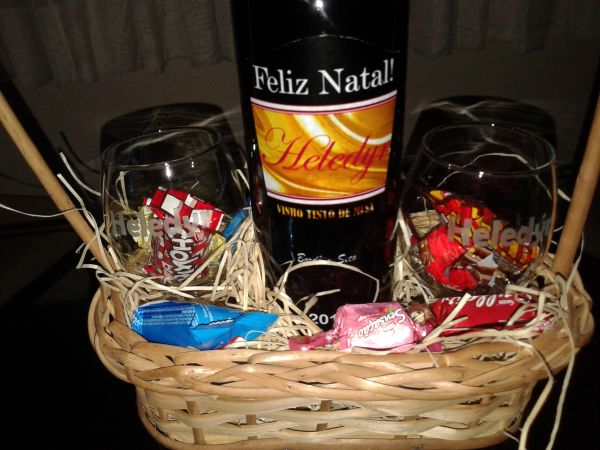 Conjunto de Taças e Vinho personalizados